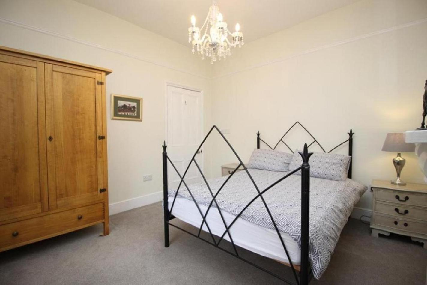 Orwell Villa Elegant Period 5 Bed Close To Town Sleeps 15 Cheltenham Bagian luar foto